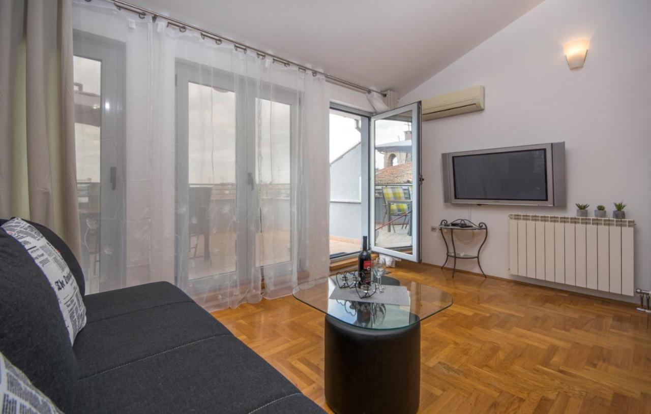 City Centre Sea View Apartment Pula Bagian luar foto