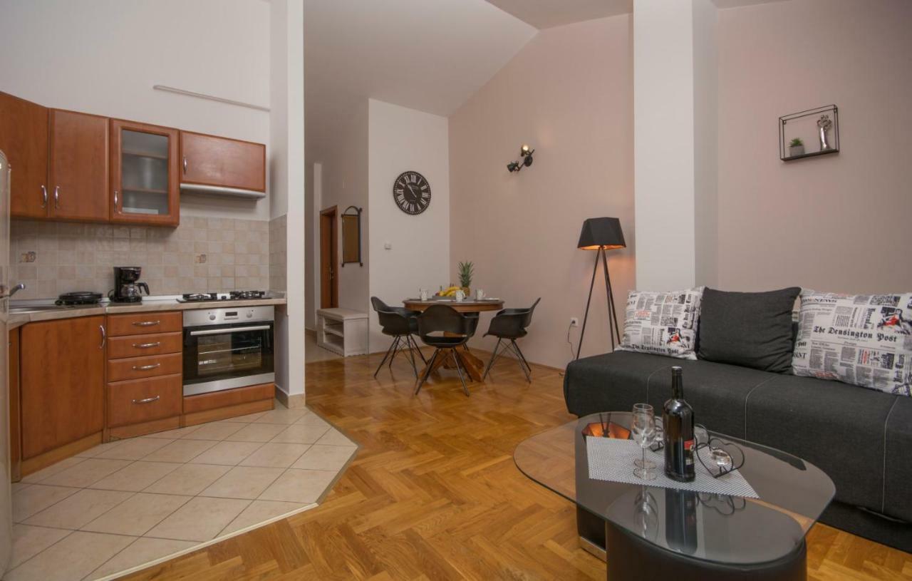 City Centre Sea View Apartment Pula Bagian luar foto